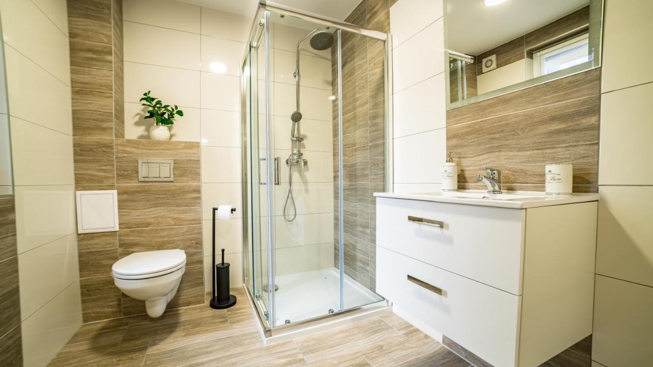 Apartamenty Silvana Ковари Екстериор снимка
